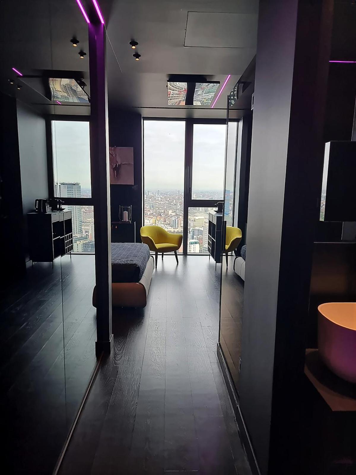 Skyline Solaria Milano Hotel Bagian luar foto