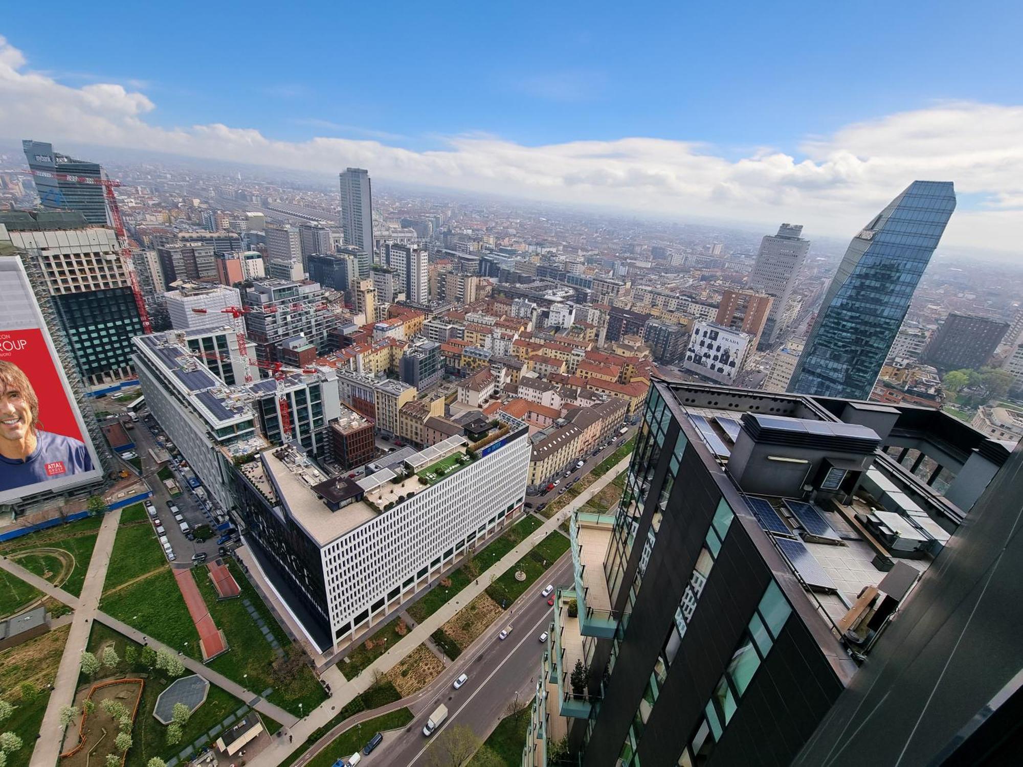 Skyline Solaria Milano Hotel Bagian luar foto